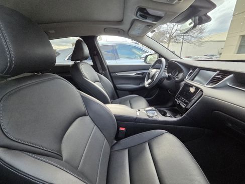 Used 2023 INFINITI QX50 Luxe image 9