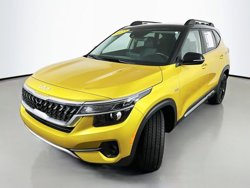 Certified 2023 Kia Seltos Nightfall Edition image 3