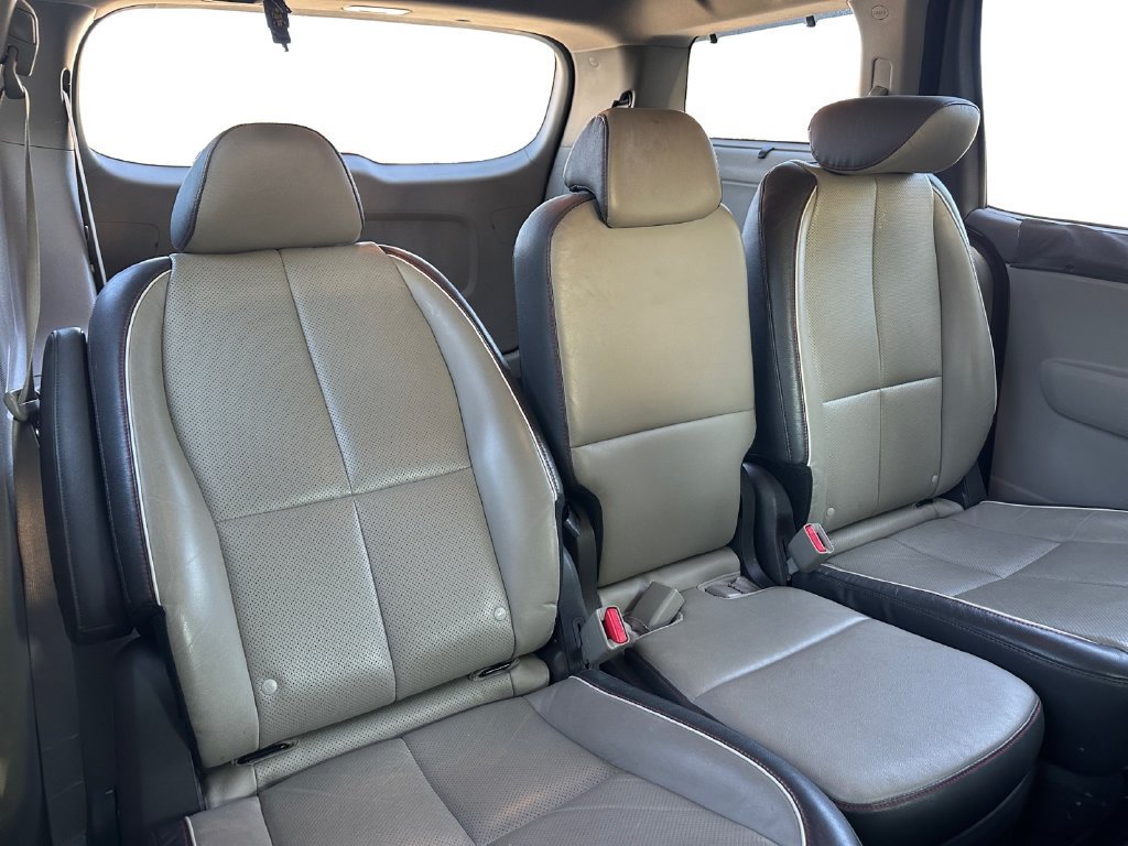 Used 2017 Kia Sedona LX w/ LX Essentials Premium Package FWD image 22