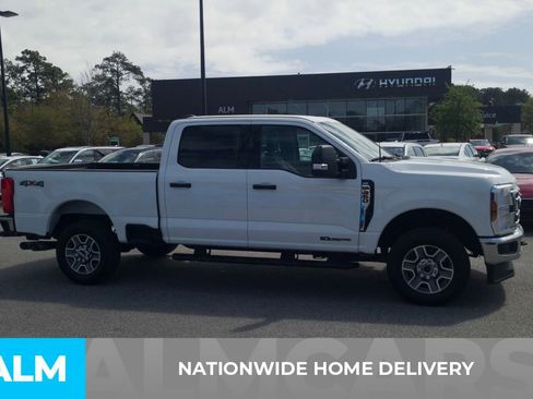 Used 2025 Ford F250 XLT image 4