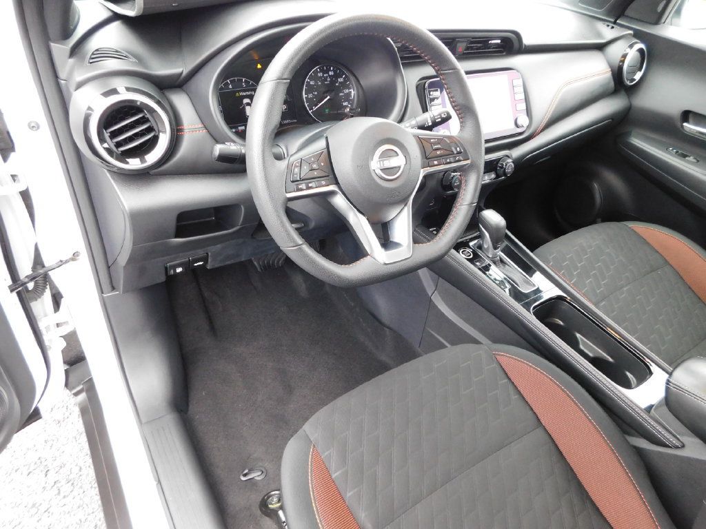 Used 2024 Nissan Kicks SR FWD image 13