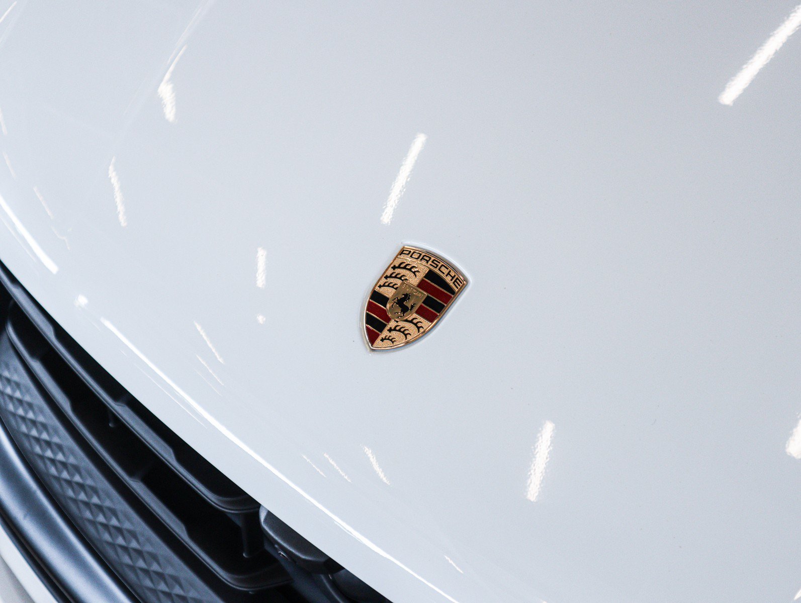 Certified 2025 Porsche Macan GTS AWD/4WD image 24