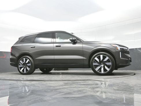 New 2025 Volvo EX90 Ultra image 15