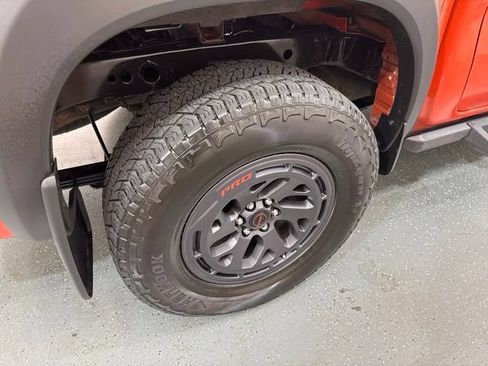 Used 2025 Nissan Frontier PRO-4X AWD/4WD image 9