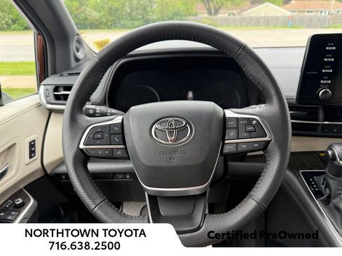 Used 2024 Toyota Sienna Limited AWD/4WD image 6