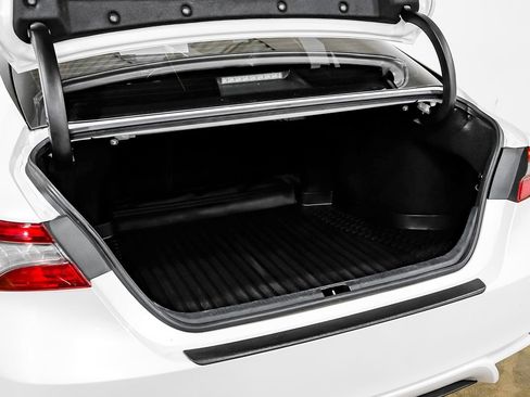 Used 2022 Toyota Camry XSE image 52