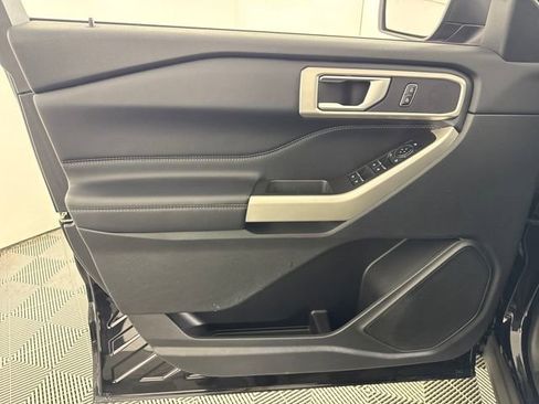 Used 2023 Ford Explorer XLT image 20