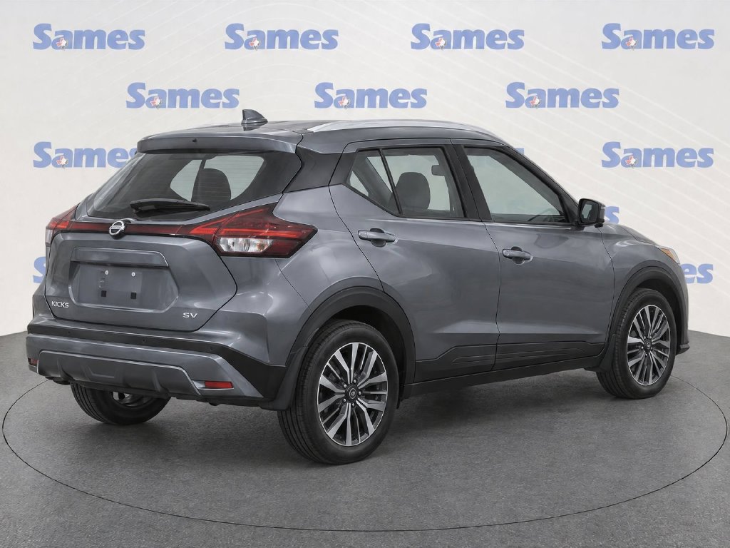 Used 2021 Nissan Kicks SV FWD image 3