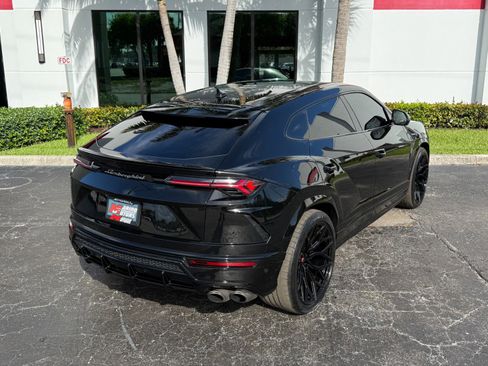 Used 2019 Lamborghini Urus image 14