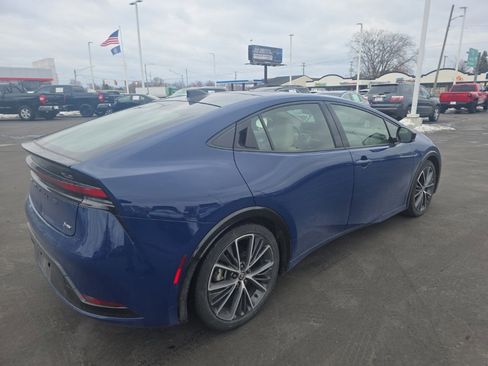 Used 2024 Toyota Prius XLE image 6