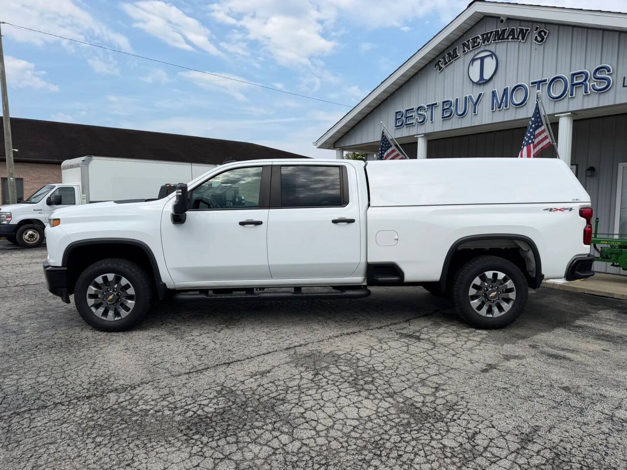 Used 2022 Chevrolet Silverado 2500 Custom w/ Custom Value Package AWD/4WD image 2