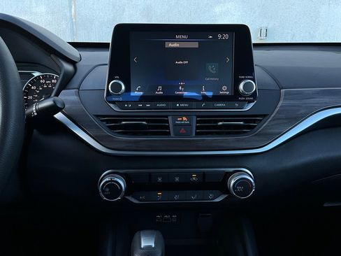 Used 2025 Nissan Altima 2.5 SV image 26