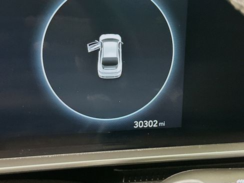Used 2023 Hyundai Ioniq 6 SE RWD image 18