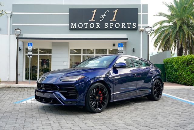 Used 2022 Lamborghini Urus AWD/4WD image 1