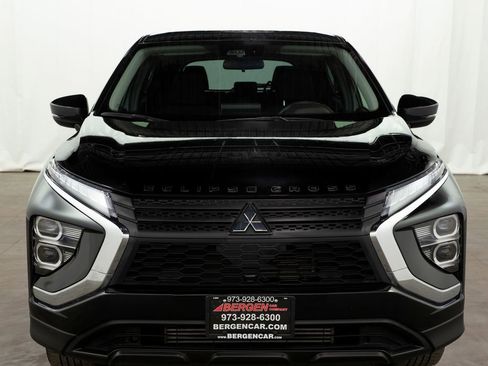 Used 2024 Mitsubishi Eclipse Cross LE image 2