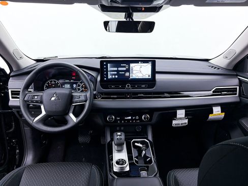 New 2026 Mitsubishi Outlander ES image 19
