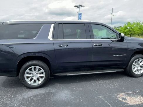 Used 2023 Chevrolet Suburban Premier AWD/4WD image 9