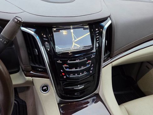 Used 2016 Cadillac Escalade ESV Premium image 44