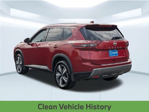 Used 2025 Nissan Rogue SL image 4