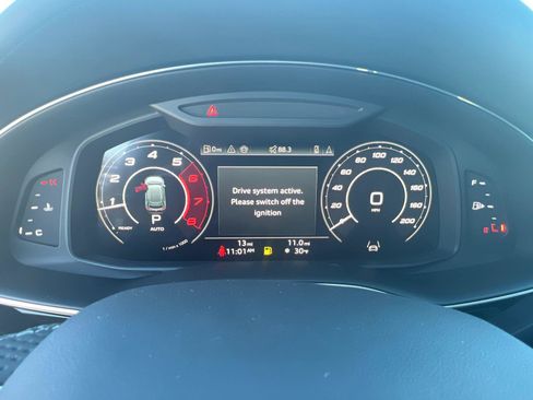 New 2025 Audi RS Q8 performance image 20