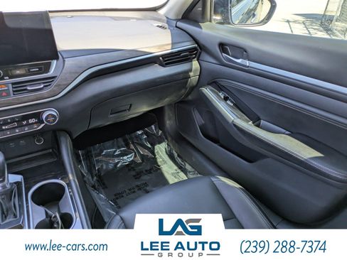 Used 2023 Nissan Altima 2.5 SL FWD image 14