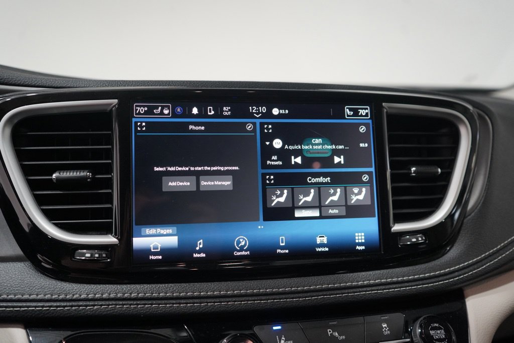 Used 2023 Chrysler Pacifica Touring-L FWD image 24