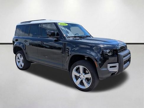 Used 2023 Land Rover Defender 110 SE AWD/4WD image 2
