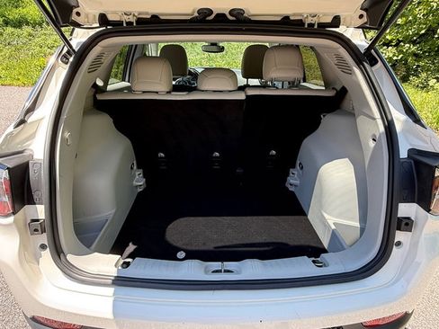 Used 2019 Jeep Compass Limited AWD/4WD image 15
