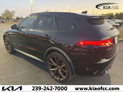 Used 2020 Jaguar F-PACE SVR image 6
