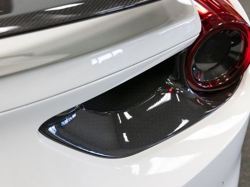 Used 2016 Ferrari 488 GTB image 8