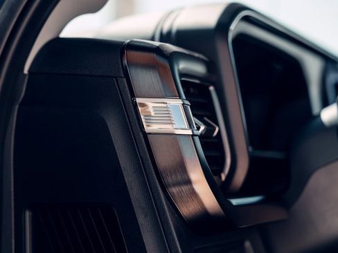 New 2026 Ford F250 Lariat w/ Black Appearance Package image 32