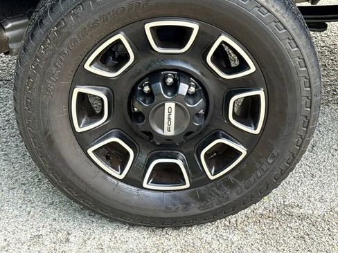 Certified 2024 Ford F250 Platinum w/ FX4 Off-Road Package AWD/4WD image 10
