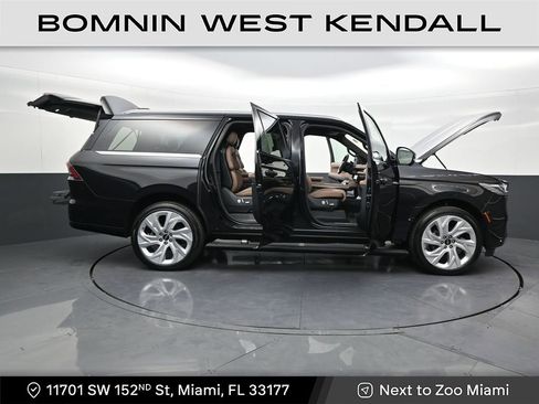 Used 2025 Lincoln Navigator L Black Label image 34