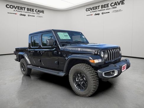 New 2025 Jeep Gladiator Sport image 2