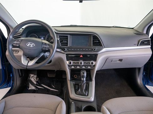 Used 2020 Hyundai Elantra SEL FWD image 10