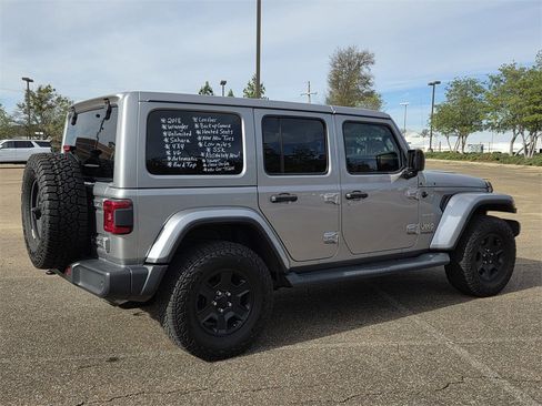 Used 2018 Jeep Wrangler Unlimited Sahara w/ Cold Weather Group image 4