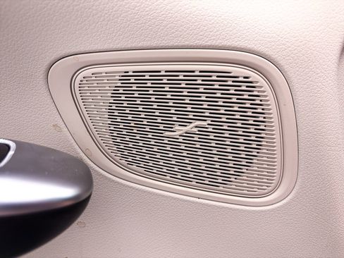 Used 2023 Mercedes-Benz GLC 300 image 4