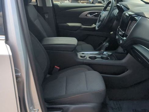 Used 2020 Chevrolet Traverse LT FWD image 20