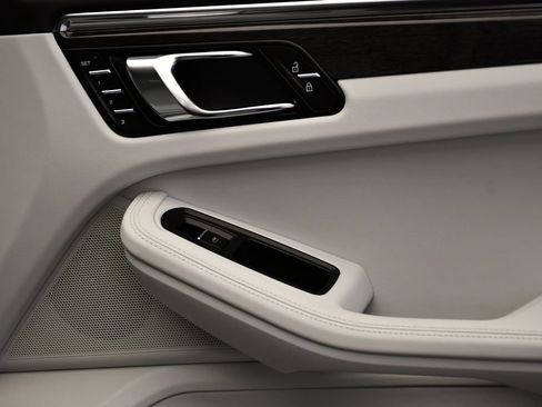 Certified 2026 Porsche Macan Turbo AWD/4WD image 48