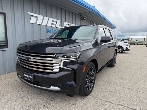 Used 2024 Chevrolet Tahoe High Country AWD/4WD image 2