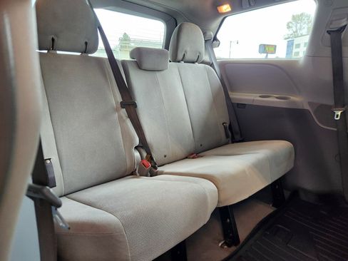 Used 2011 Toyota Sienna FWD image 14