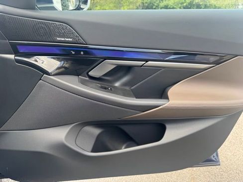 Certified 2025 BMW 540i xDrive w/ Premium Package image 26