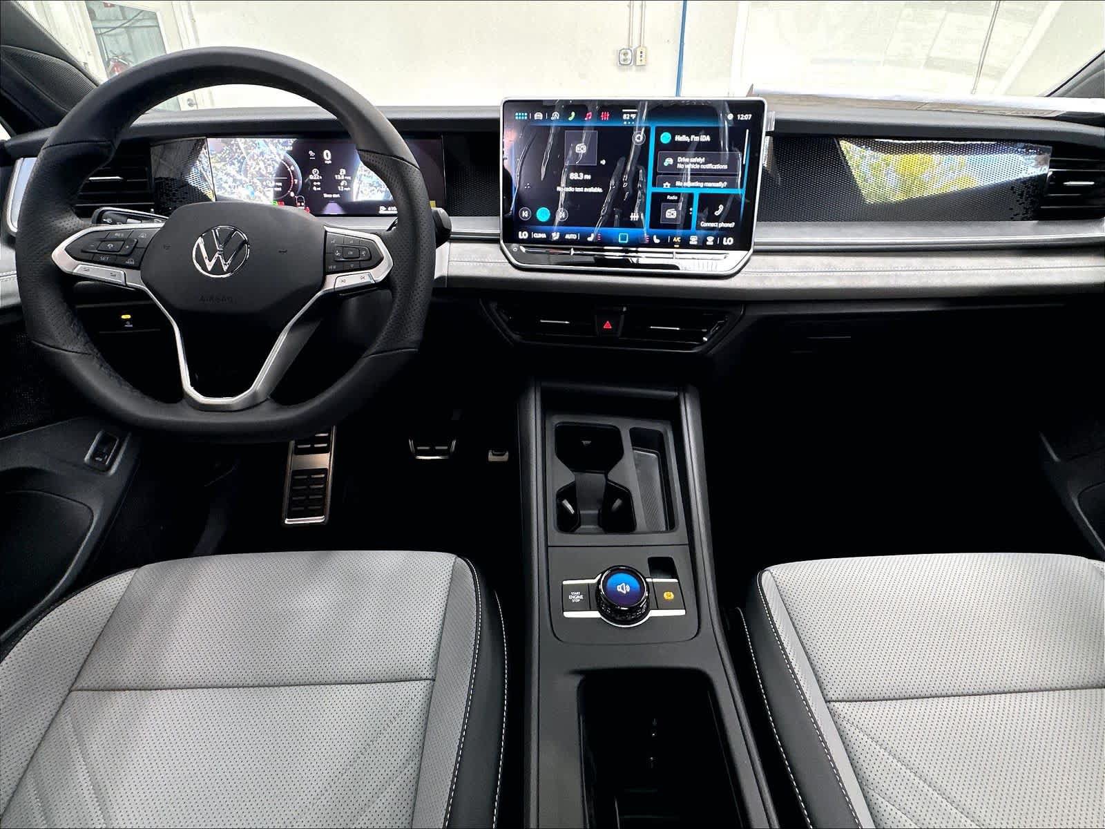 New 2026 Volkswagen Tiguan SE R-Line AWD/4WD image 5