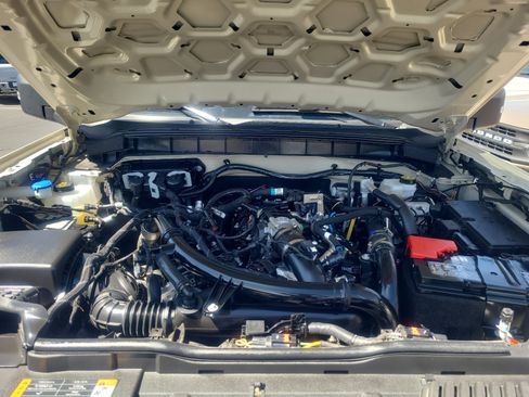 Used 2025 Ford Bronco Badlands image 21