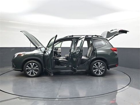 Used 2022 Subaru Forester Limited image 45