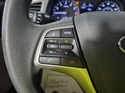 Used 2018 Hyundai Elantra SE w/ Winter Weather Package FWD image 10