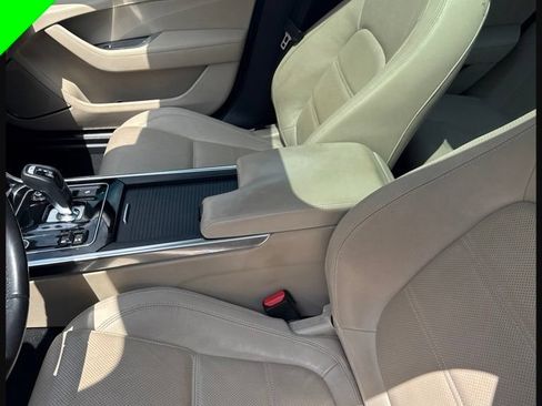 Used 2020 Jaguar XE S RWD image 7
