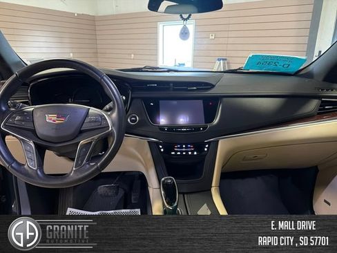 Used 2019 Cadillac XT5 Premium Luxury AWD/4WD image 13