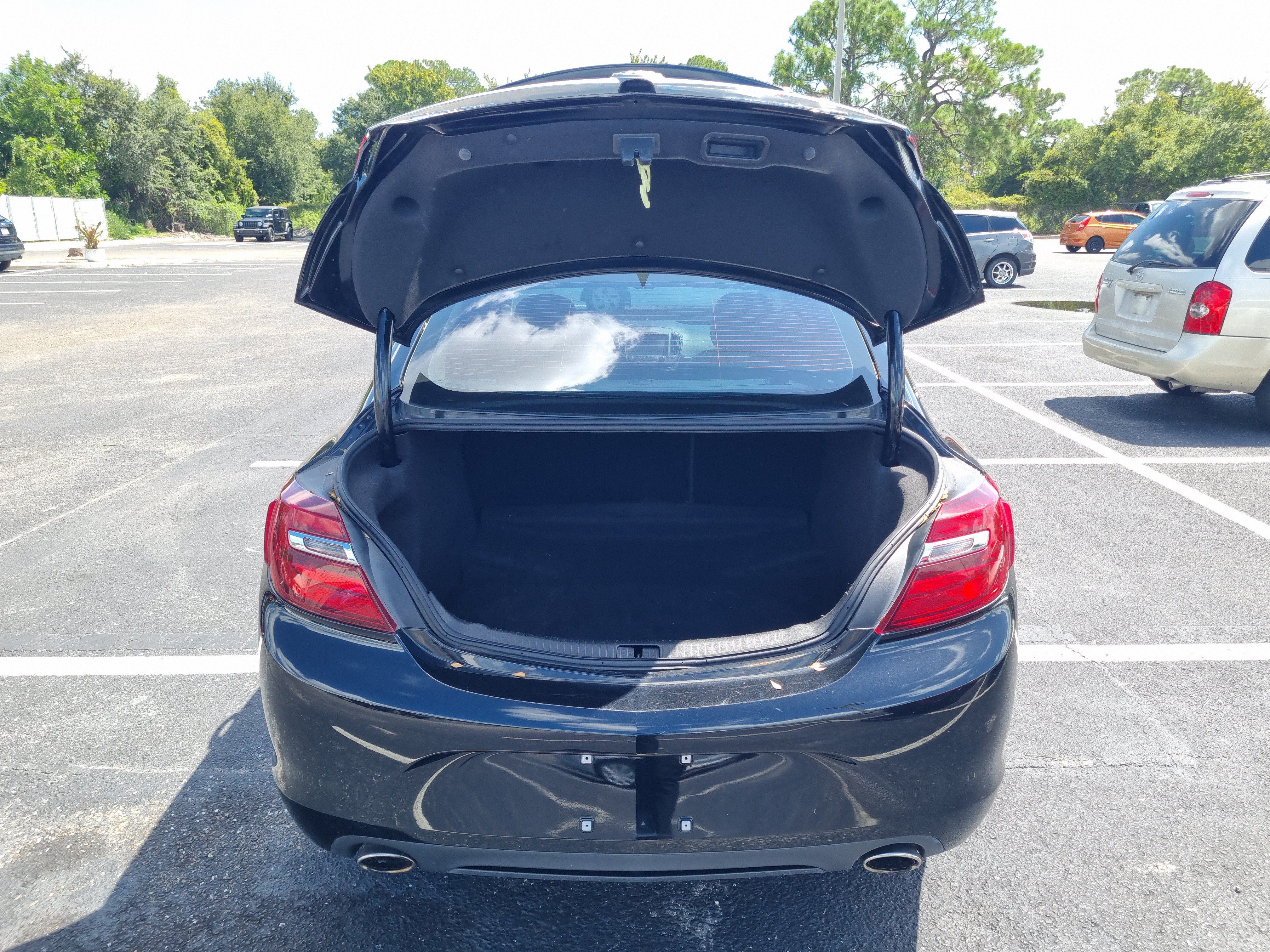 Used 2017 Buick Regal Sport Touring FWD image 8