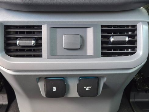 Used 2024 Ford F150 Lightning Flash image 17